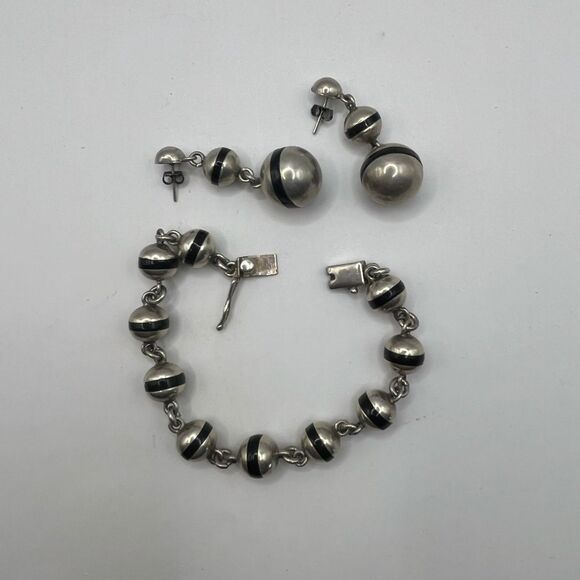 Mid Modern Mexico 925 Silver and Onyx Bracelet - Picture 1 of 6